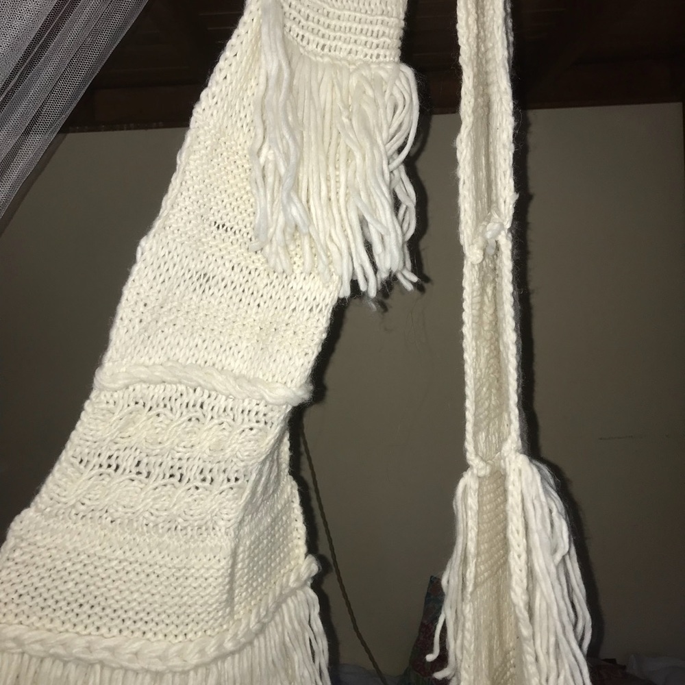 American Eagle scarf